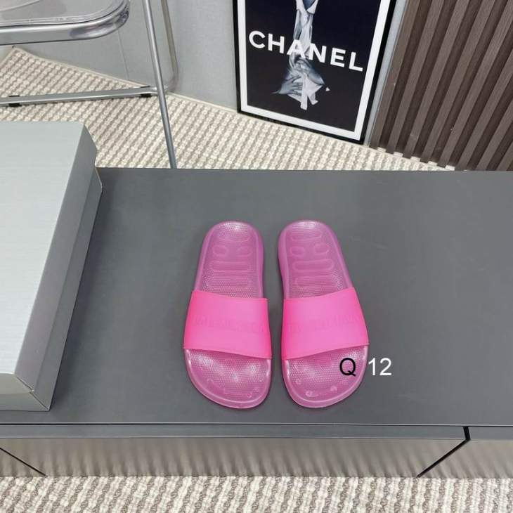 Picture of Balenciaga Slippers _SKUBalenciagasz35-45J02033390